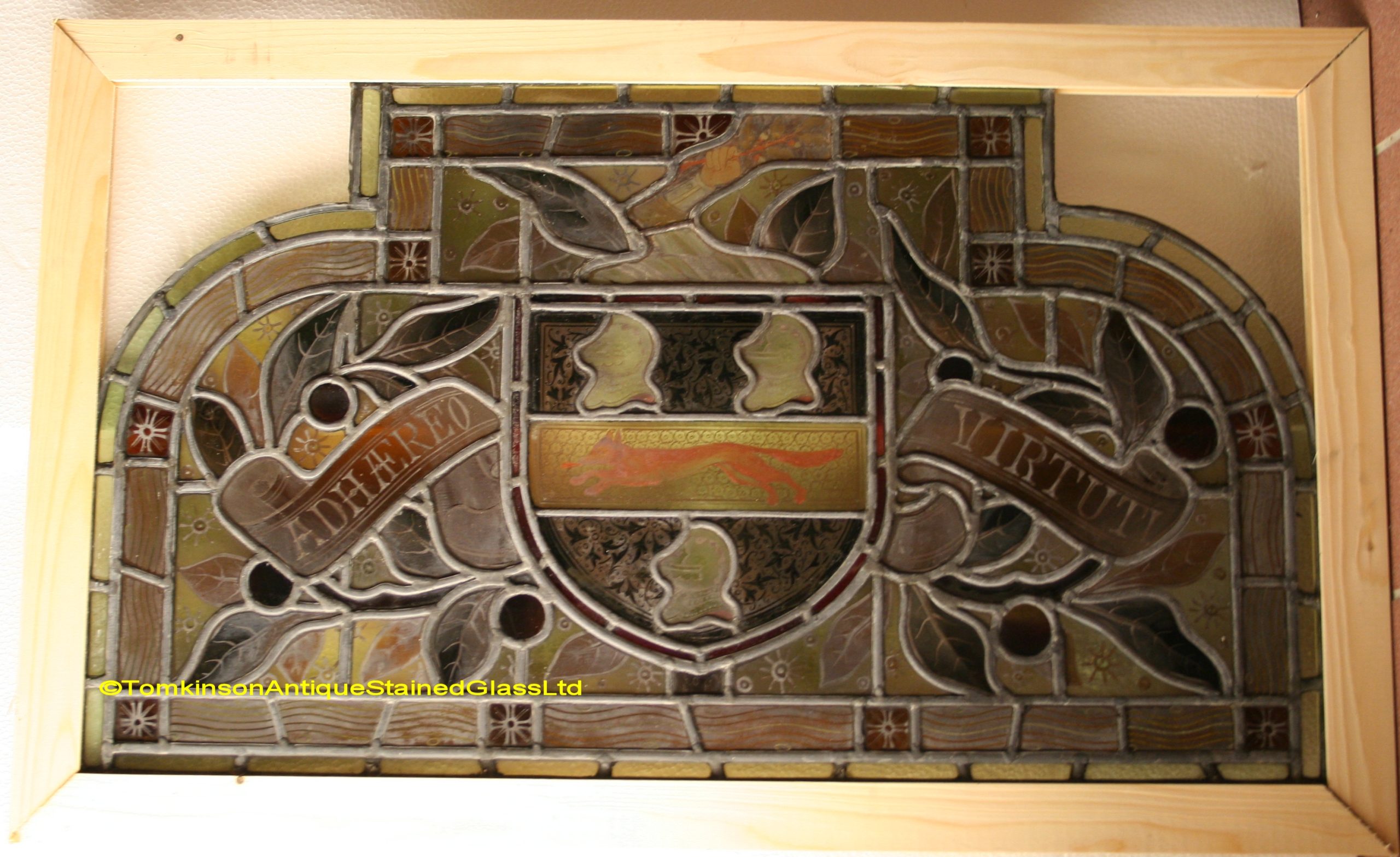 Ref: Vic605 - Victorian Stained Glass Window  -  Armorial - Heraldic - Coat of Arms - Image 5